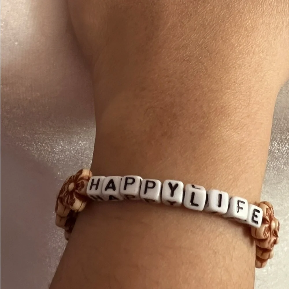 Handmade Beautiful Bracelet 🥰 - Picture 2 of 3